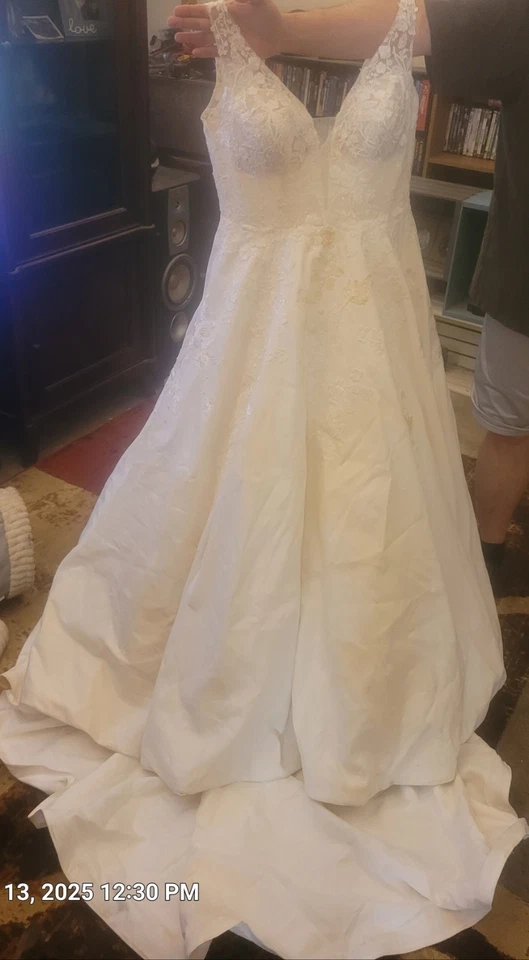 Stella York Wedding Dress Size 16 - Image 2 of 4