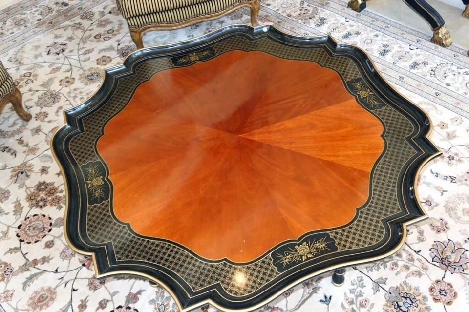 Antigua mesa de centro grande de caoba Kindel Masterworks con incrustación 55969EC Foto 3 de 4