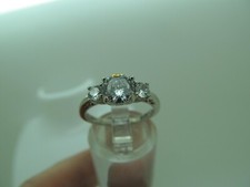 .925 STERLING SILVER Round Cut CLEAR STONE 3 STONE RING size 6 Lovely Sparkle