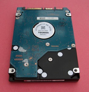 PLATINE VON TOSHIBA 60GB 2.5 SATA FESTPLATTE MK6037GSX, HDD2D63