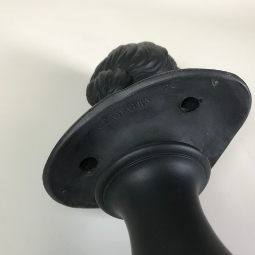 Early 1800s Wedgwood Black Basalt Bust of Cleopatra - Picture 9 of 10