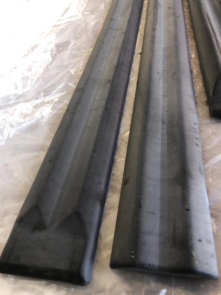 Juego completo de molduras de puerta delantera y trasera Suzuki Grand Vitara 1999-2004 OEM Foto 3 de 4