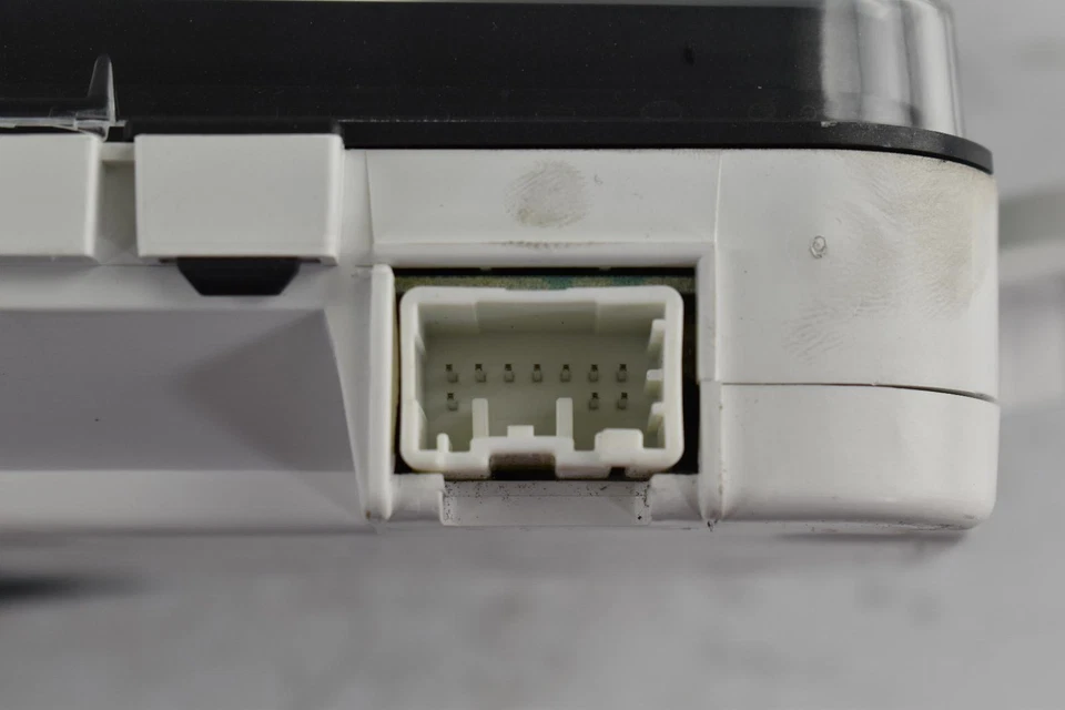 Medidor de velocímetro usado se adapta a: Volvo Serie 70 2011 clúster solo C70 MPH ID 360009 Foto 2 de 4