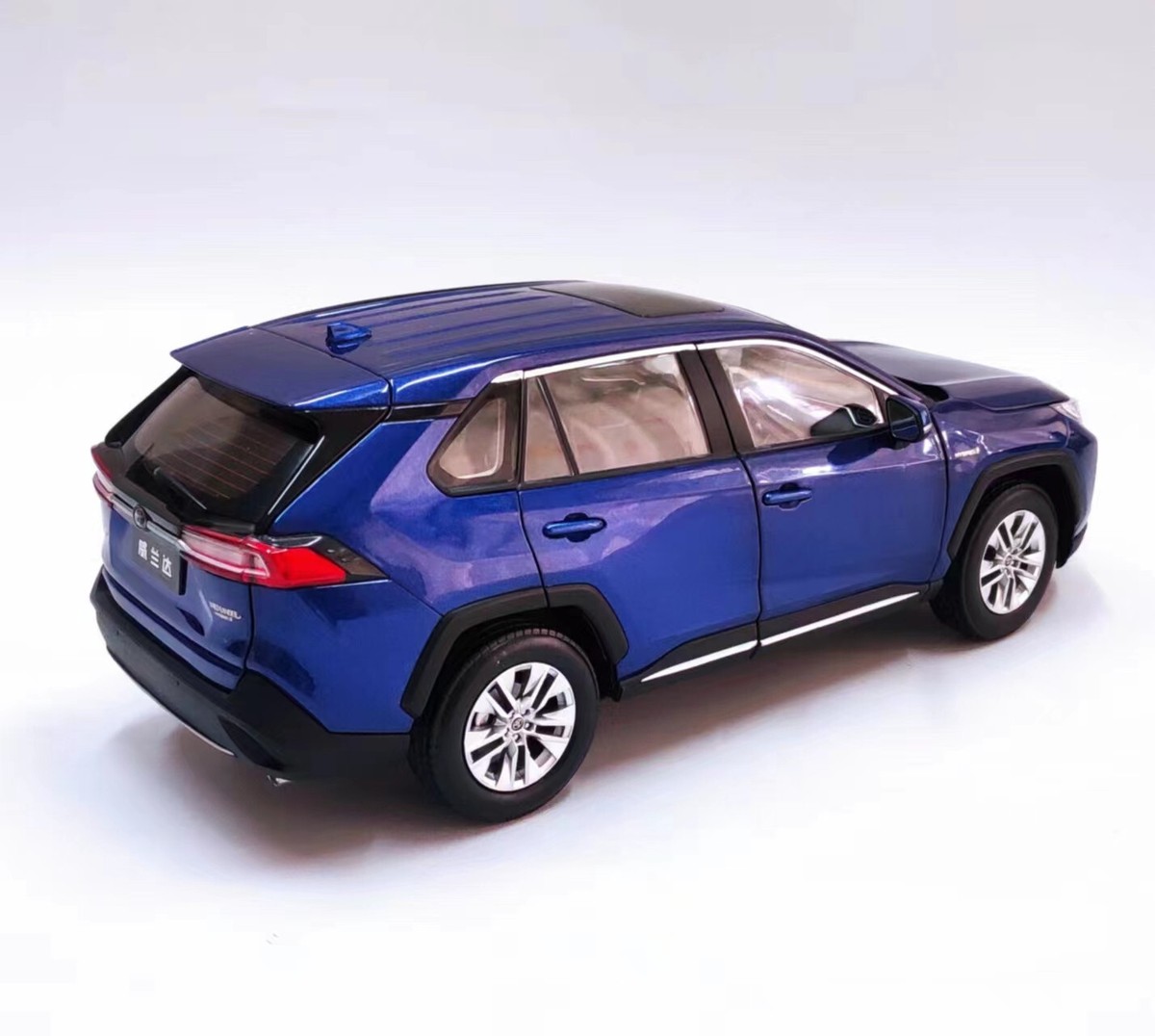1/18 TOYOTA RAV4 SUV / WILDLANDER Dealer model blue Collection