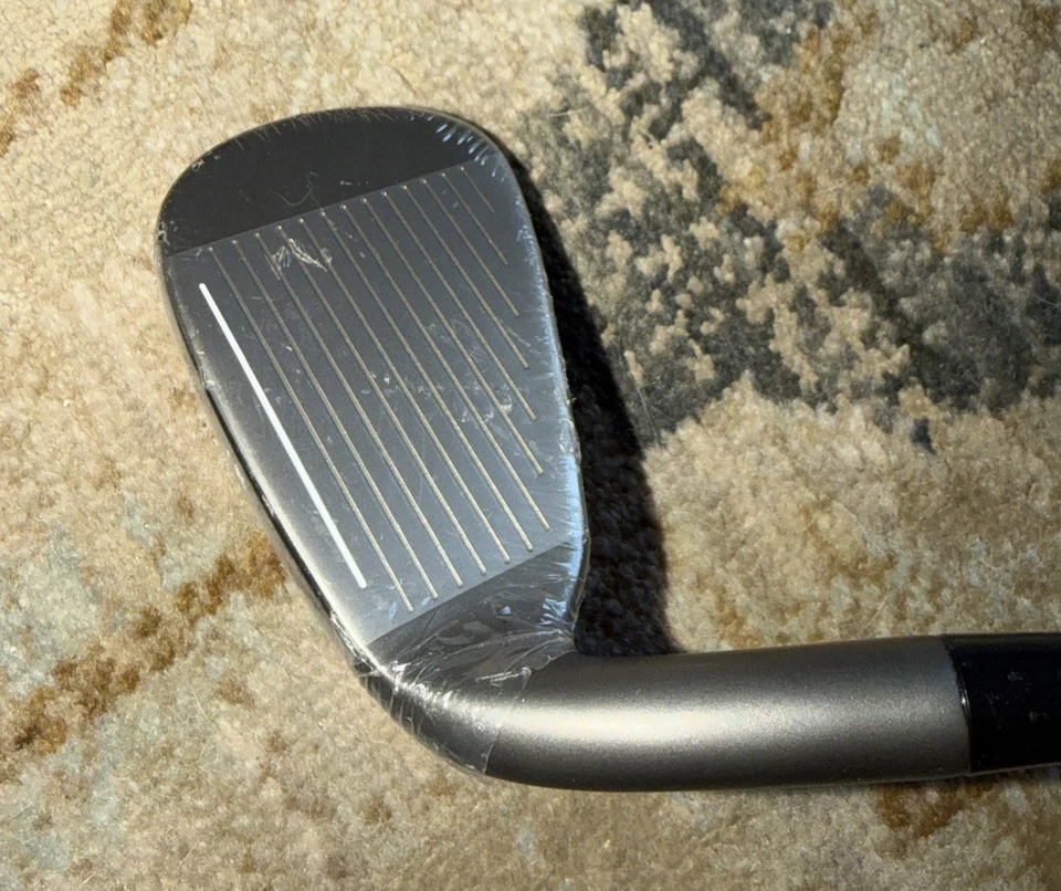 New! TaylorMade RBZ Rocket Ballz #6 Iron RH. Regular Flex Graphite Shaft. 10/10 - Image 2 of 4