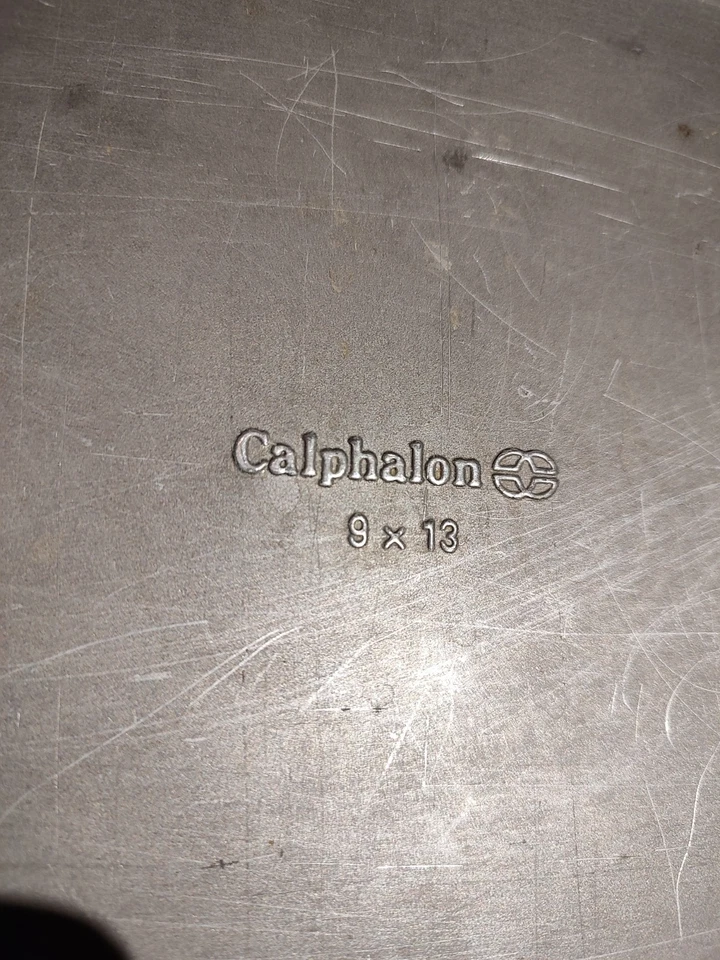 Molde para hornear antiadherente Calphalon Molde para pastel Brownie 9x13 Rectángulo de acero B3313 Foto 2 de 4