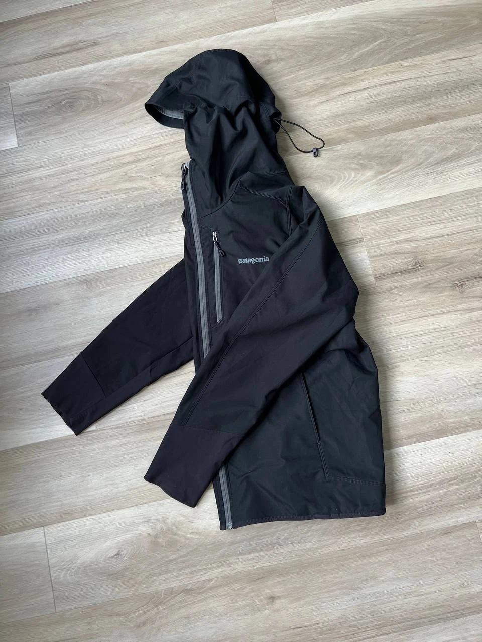 Women s Patagonia Storm Jacket Black Solid Logo L Rain Full Zip Hood Gorpcore
Opens in a new window 