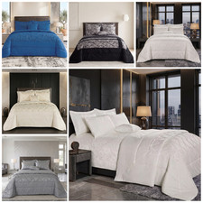 3Piece Jacquard Bedspread Quilted Bedding Set Comforter & Matching Pillow Shams.