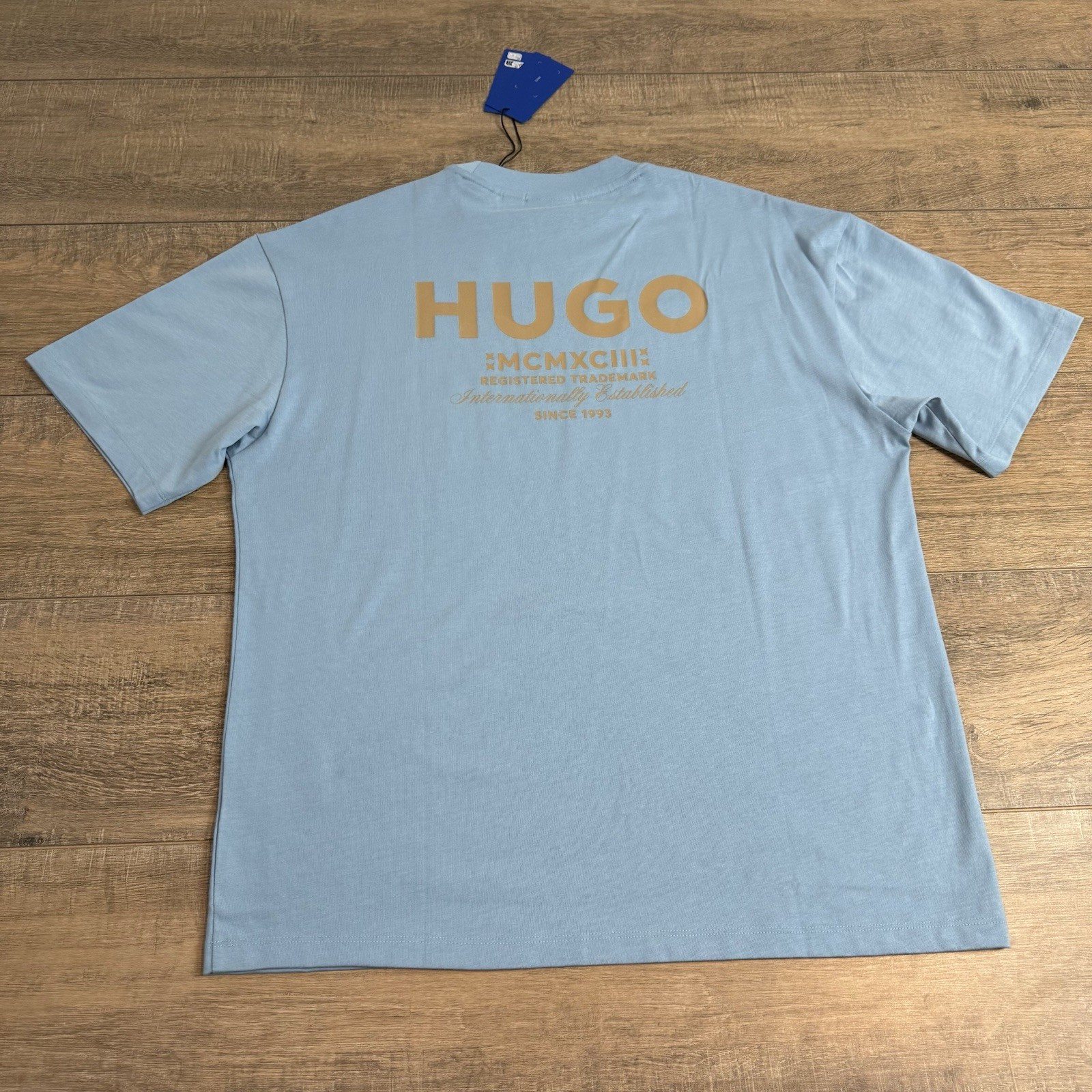 NWT Hugo Boss Mens T-Shirt Size (S/M) Light Blue Oversized Cotton Back Logo B9 thumbnail 4