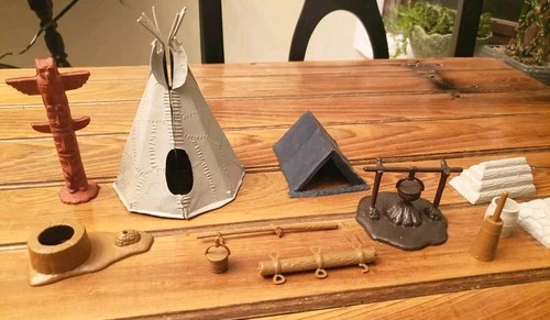 Vtg Marx Fort Apache Playset   #3647 Series 500 Teepee Totem Tent & Accessories