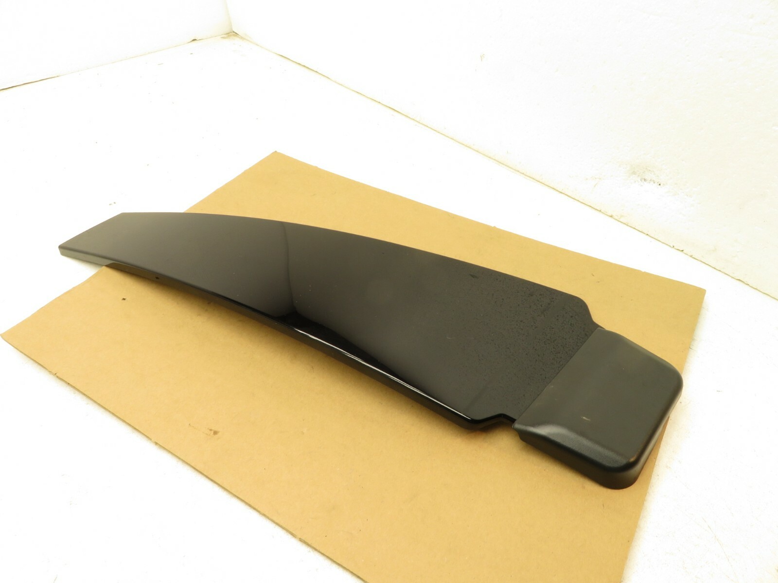 2014-2017 MASERATI GHIBLI SQ4 PASSENGER SIDE EXTERIOR DOOR B PILLAR PANEL OEM