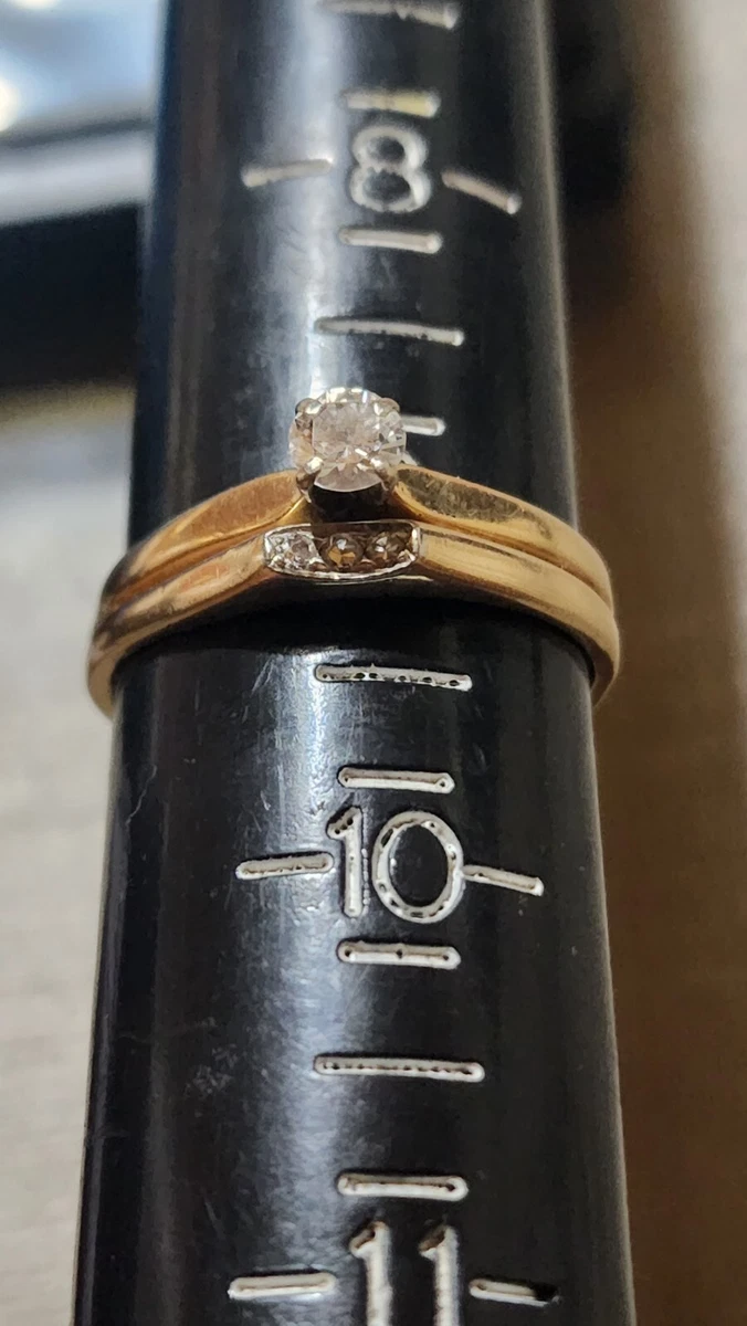 14K yellow gold Diamond wedding ring in good pre owned condition size 9 BB1