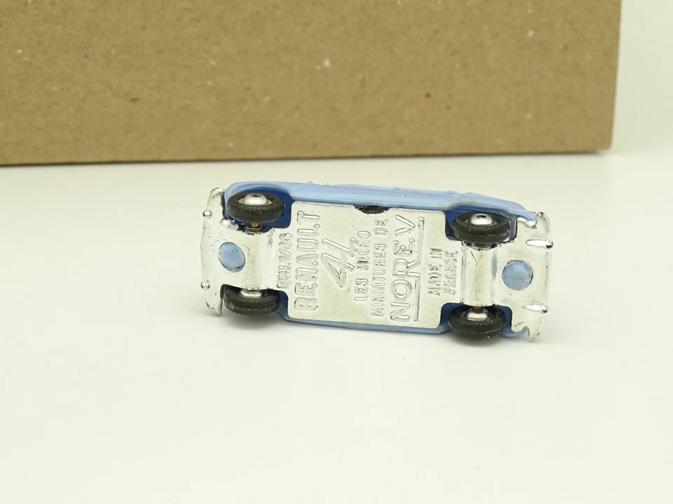 Norev Micro Miniatures 1/86 HO - Renault 4L Lavanda - Immagine 3 di 3
