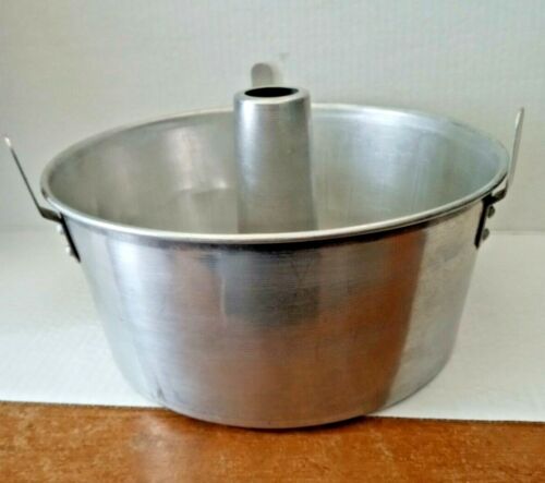 Vintage Mirro Aluminum 10" X 4 1/2" - 2 Piece Round Angel Food Tube Cake Pan - Picture 1 of 5