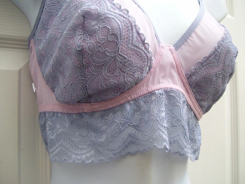 Women's XL Bustier Lace Bra Lavender Grey with Pink Trim New - Image 3 of 4