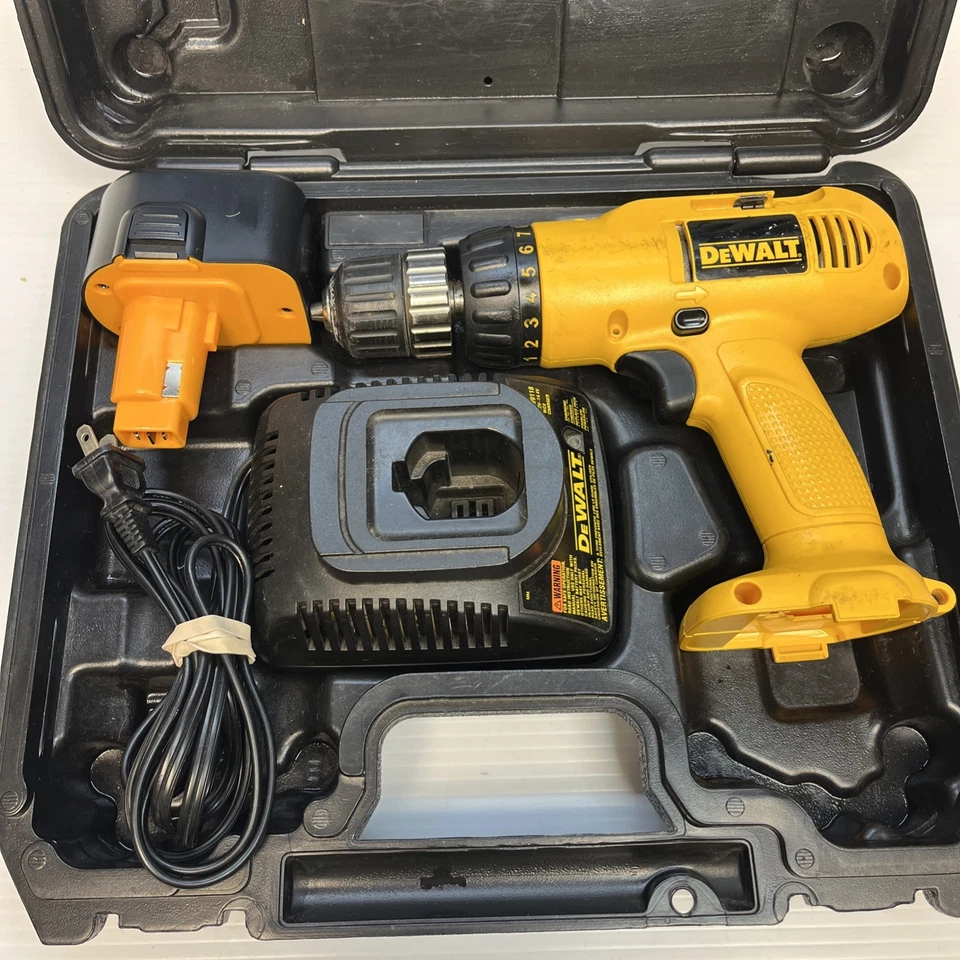 DeWalt DW953 Cordless Drill 3/8" 12V w/ Case “NEW” Battery Plus Charger - Image 2 of 4