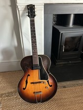 Gibson ES-150 great condition - late 1940’s with original hard case and strings