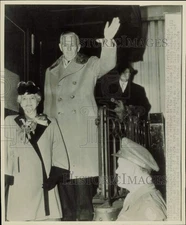 1948 Press Photo General and Mrs. George C. Marshall arrive at Union Station