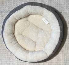 Tempcore Cat Bed for Indoor Cats/Small Dogs, Machine Washable. Pre-owned.