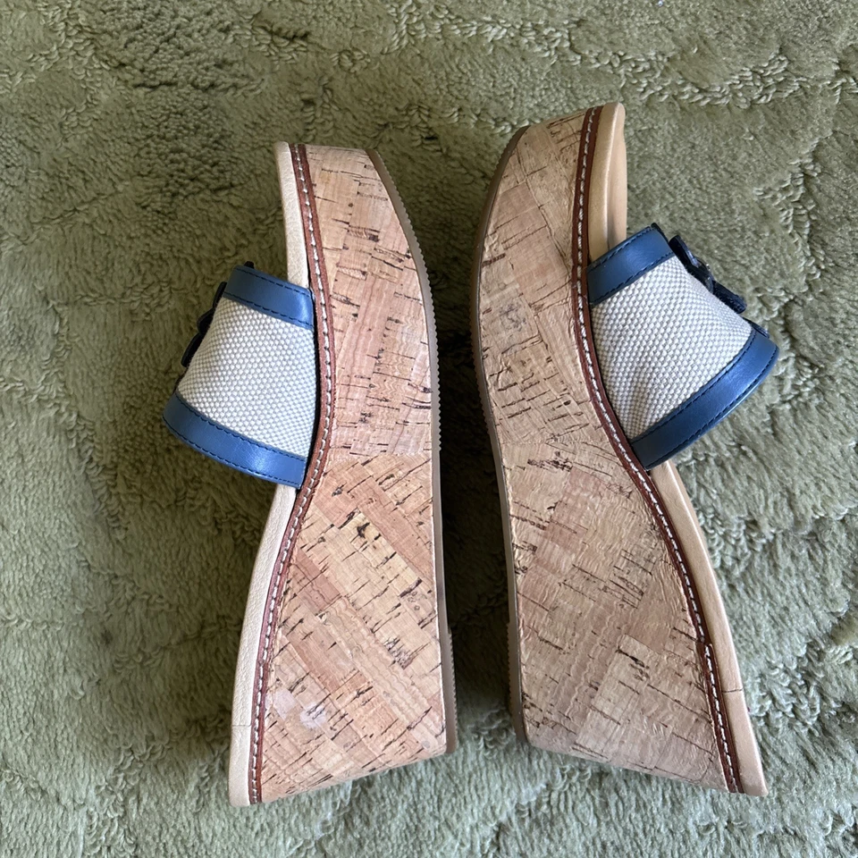 Sandalia de cuña Coach con plataforma floral espalda abierta Jesaca talla 5,5B Foto 2 de 4