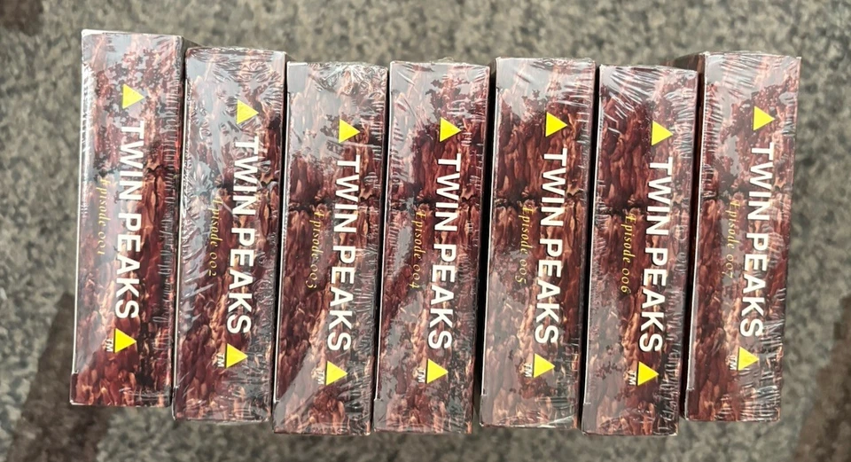 Twin Peaks VHS 7 Tape Box Set Original 7 Episodes SEALED! David Lynch Show - Image 2 of 4