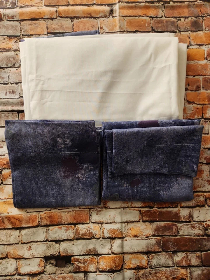 Sábanas de dormitorio Queen usadas por Pe con fundas de almohada nuevas y volantes de cama nuevos Foto 4 de 4