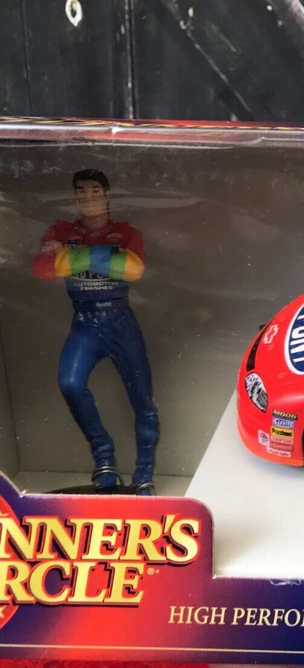 NUEVO EN CAJA SELLADO Diecast Hasbro Nascar Du Pont CHEVY MONTE CARLO #24 JEFF GORDON 1:24 Foto 2 de 4