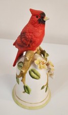 VINTAGE CHRISTMAS RED CARDNAL BIRD ON BELL QUALITY WHITE PORCELAIN W FLOWERS