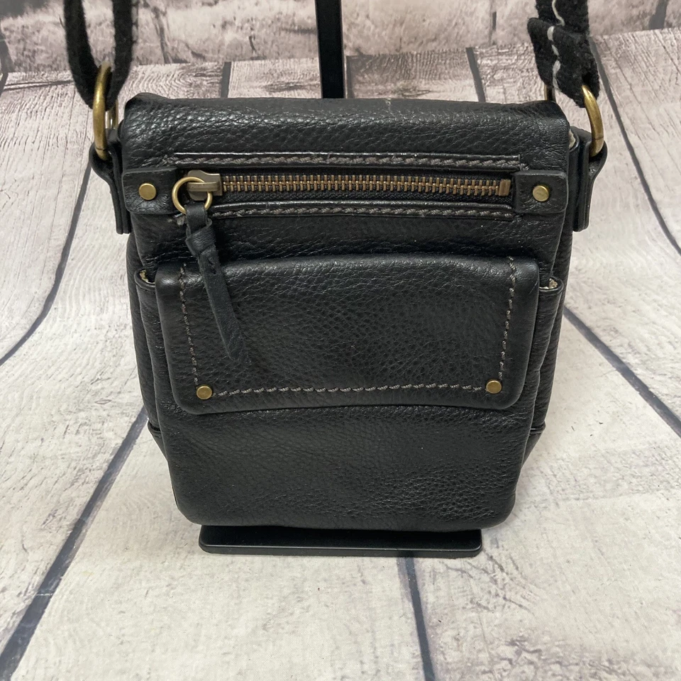 Кожаная черная сумка через плечо Clarks с регулируемым ремешком на кнопках - Изображение 2 из 4