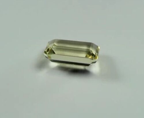 3.02 cts Natural Octagon-cut Fiery-Luster Yellow VVS2 Andesine-Labradorite - Picture 3 of 6