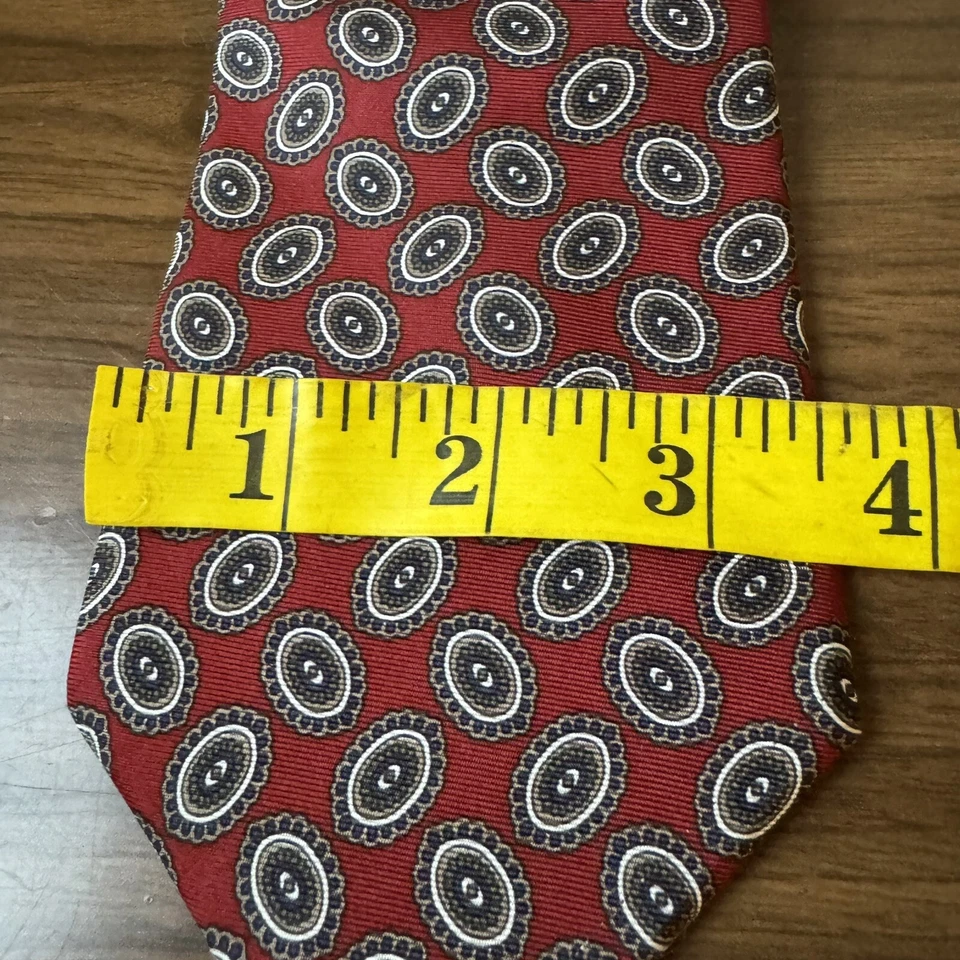 Corbata de seda roja Christian Dior para hombre cachemira círculo geométrico hecha en EE. UU. de colección Foto 4 de 4