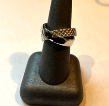 Sterling Silver Criss Cross Band Ring size 8