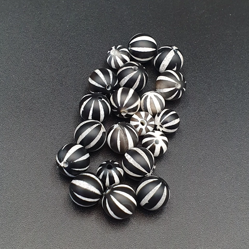 Lote 20 cuentas de ágata grabadas tibetanas indo himalayas cuentas de ágata decoradas Foto 4 de 4