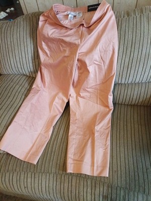 Alfred Dunner brand women's light pink pants feat a comfortable pull-on 10Petite