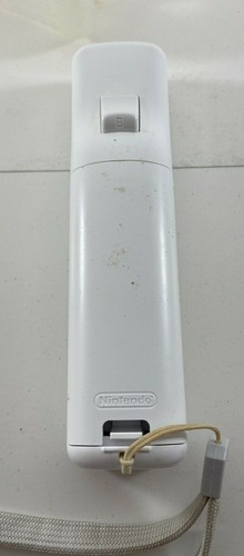 Official Nintendo Brand Wii Remote Controller + Gel Case, Wrist Band, EUC RVL003 - Picture 4 of 5