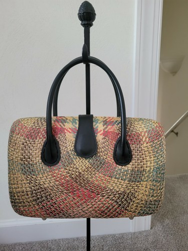 Women's PurseNew York Multi Colored straw shopper handbag, magnet closure, lined