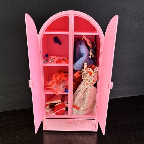 VTG 87 Barbie Sweet Roses Armoire Pink WARDROBE CLOSET Hangers&Outfits Mattel - Picture 12 of 15