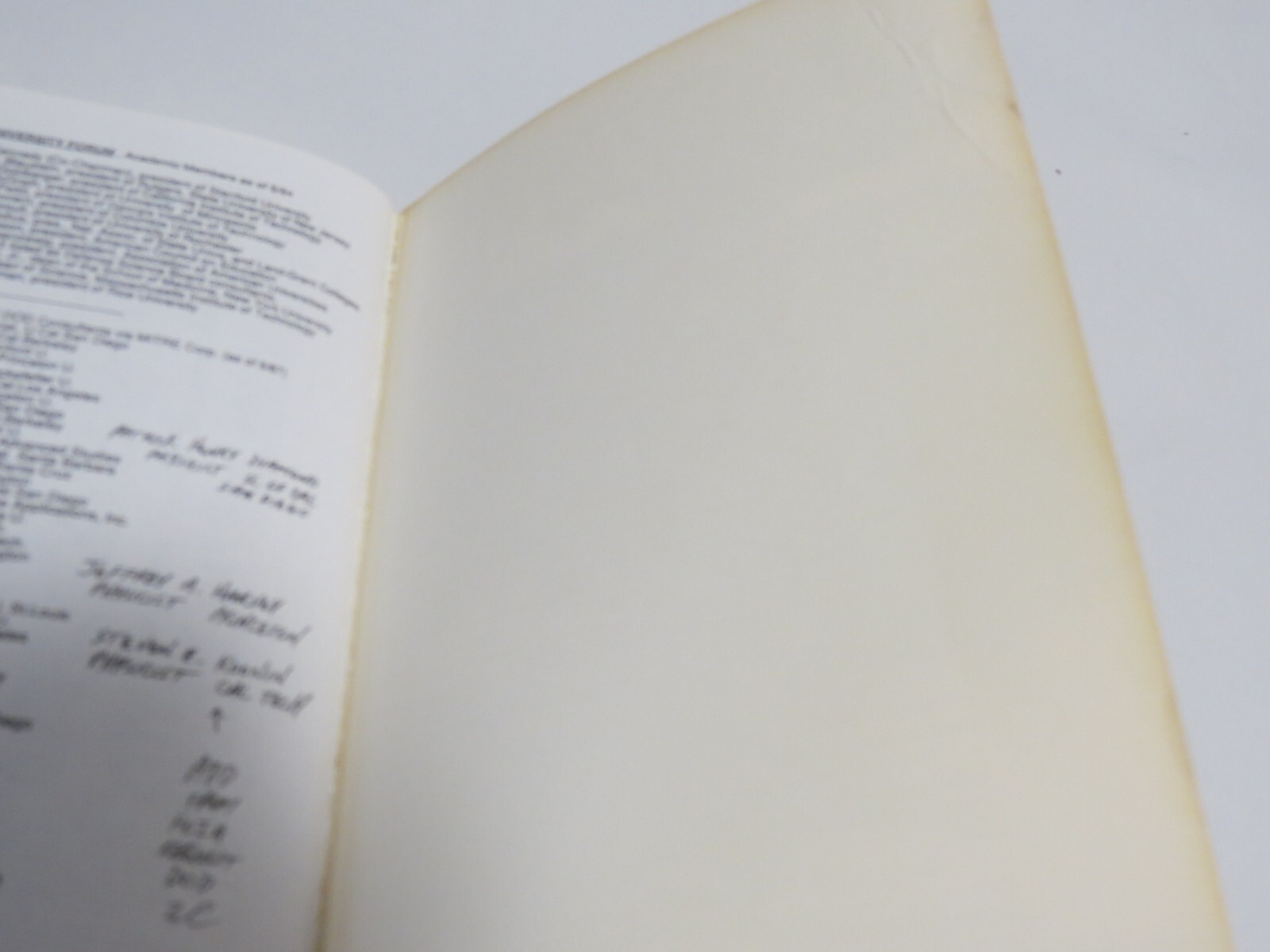 Behold A Pale Horse William Cooper 1991 PB Signed 2x Inscribed