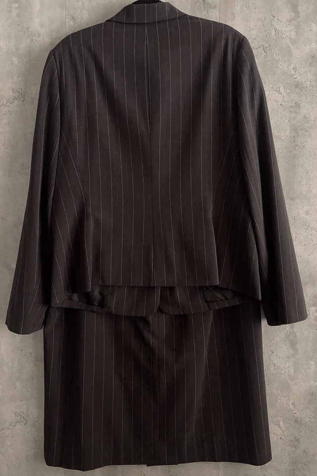 John Meyer Women's Business Dark Gray-Burgundy Pinstripe Jacket Skirt Suit Sz 16 - Image 2 of 4