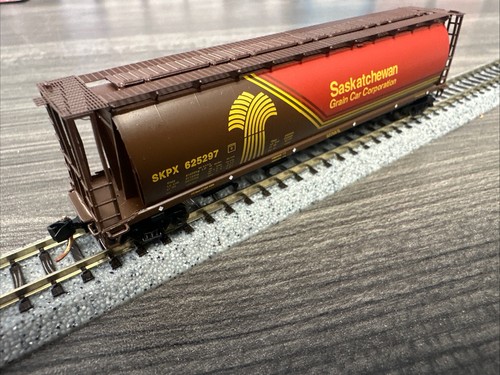 Tolva cubierta cilíndrica Intermountain escala N RTR 65122-58 Saskatchewan | Zustand: New