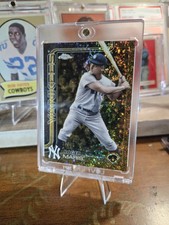 2025 Topps Gilded Roger Maris Gold Mini-Diamond Refractor /50 Yankees #59 SSP