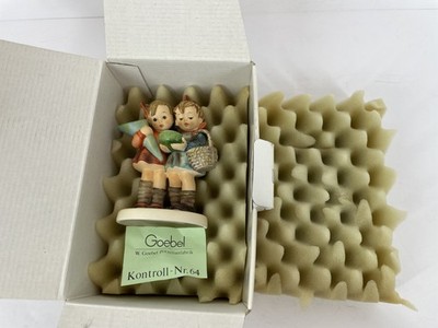 Goebel M.I. Hummel ''Going to Grandma's'' Hausmütterchen Hum 52/0 W. Germany