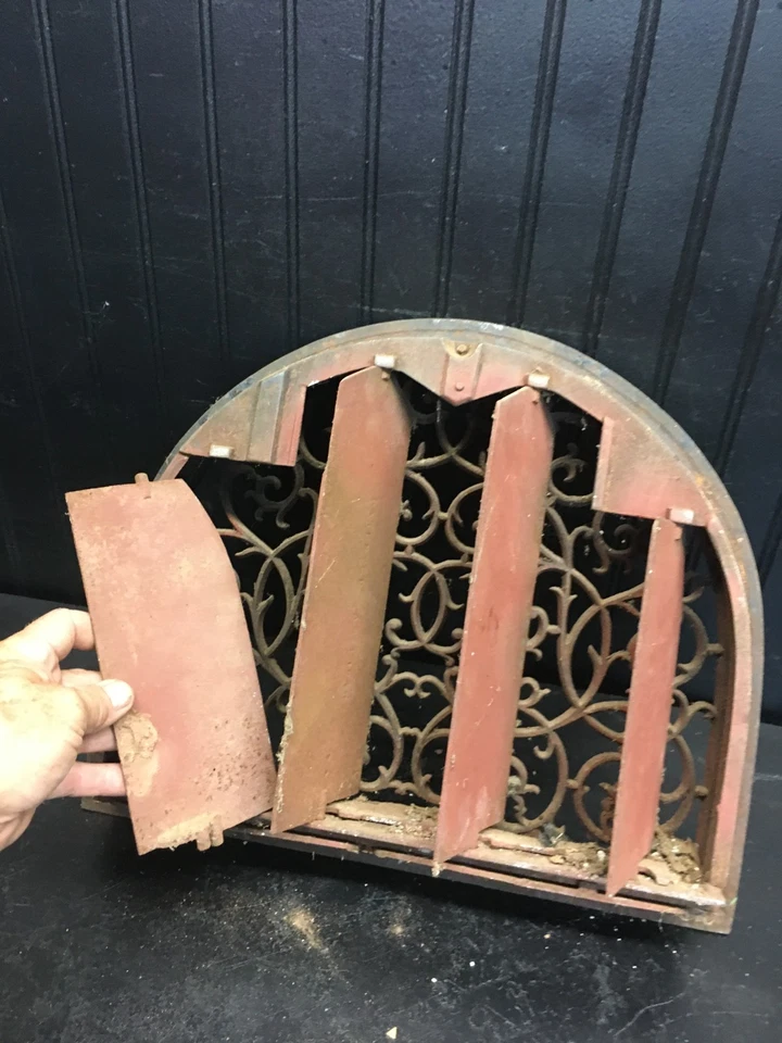 Vintage Victorian Cast Iron Floor Grate Register 17in x 14.5in Oval Tomb Stone - Image 3 of 4