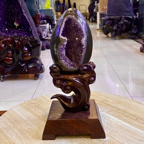 Spécimen Minéral Œuf De Dinosaure En Améthyste Naturelle - 1,32 Lb (0.6kg), Quartz Poli