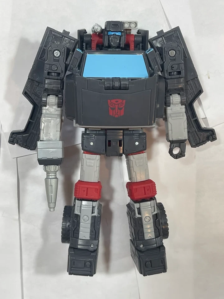 Transformers Legacy TRAILBREAKER complete deluxe Autobots Stand United - Image 3 of 4
