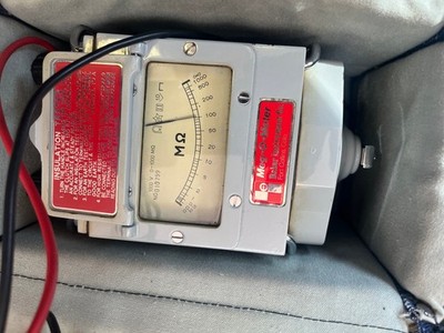 8bb ZC25-4 1000V 1000MΩ Ohm Insulation Megohm Tester Resistance Meter Megohmmete