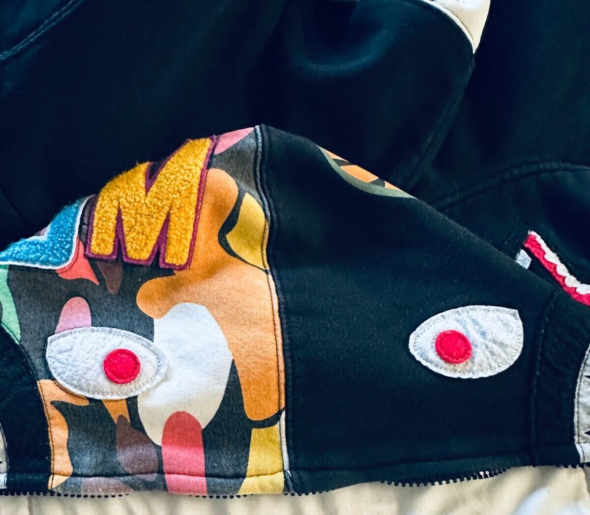 A BATHING APE (BAPE) Felpa con cappuccio e zip nera BAPE Bathing Ape World Gone Mad manica mimetica taglia M
