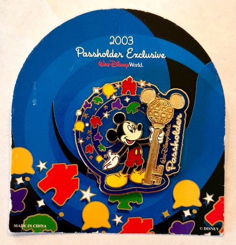 Walt Disney World 2003 & 2004 Annual Passholder exclusive pins. Collectibles!! - Picture 4 of 8
