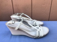 EUC GEOX 39 US 8.5 WHITE LEATHER OPEN TOE STRAPPY WEDGE HEEL SANDALS A7