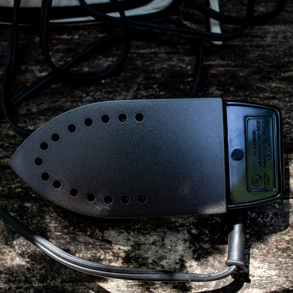 Plancha de vapor Hamilton Beach Proctor-Silex modelo 1-2555A portátil compacta y de viaje Foto 3 de 4